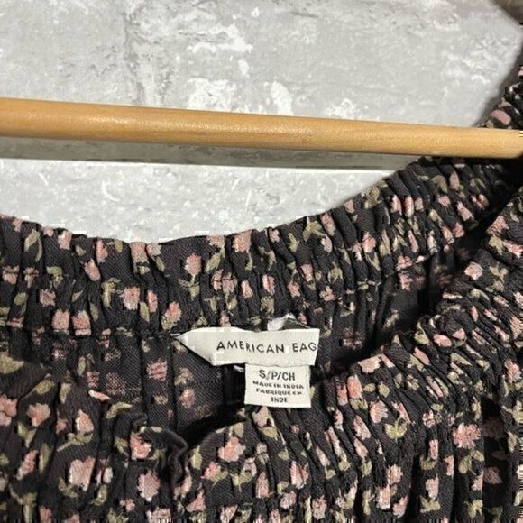 3/$30 _ AMERICAN EAGLE | Floral Smocked On/ Off the Shoulder Blouse Peasant - S - Picture 4 of 5